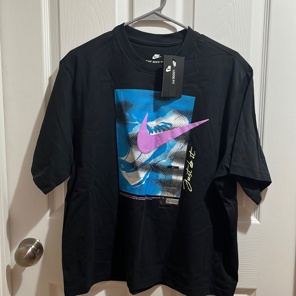 Nike Women’s Boxy T-Shirt | Large |